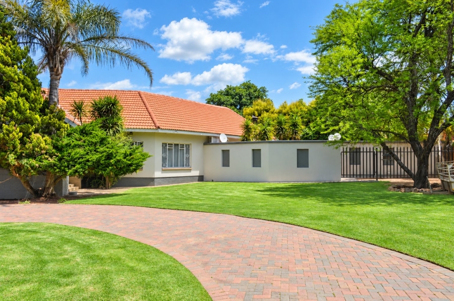3 Bedroom Property for Sale in Roosheuwel North West